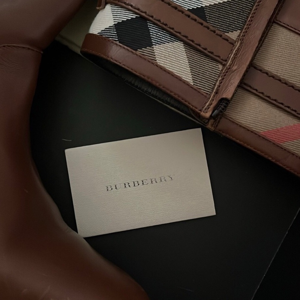 Burberry riding boots - Picture 10 of 12
